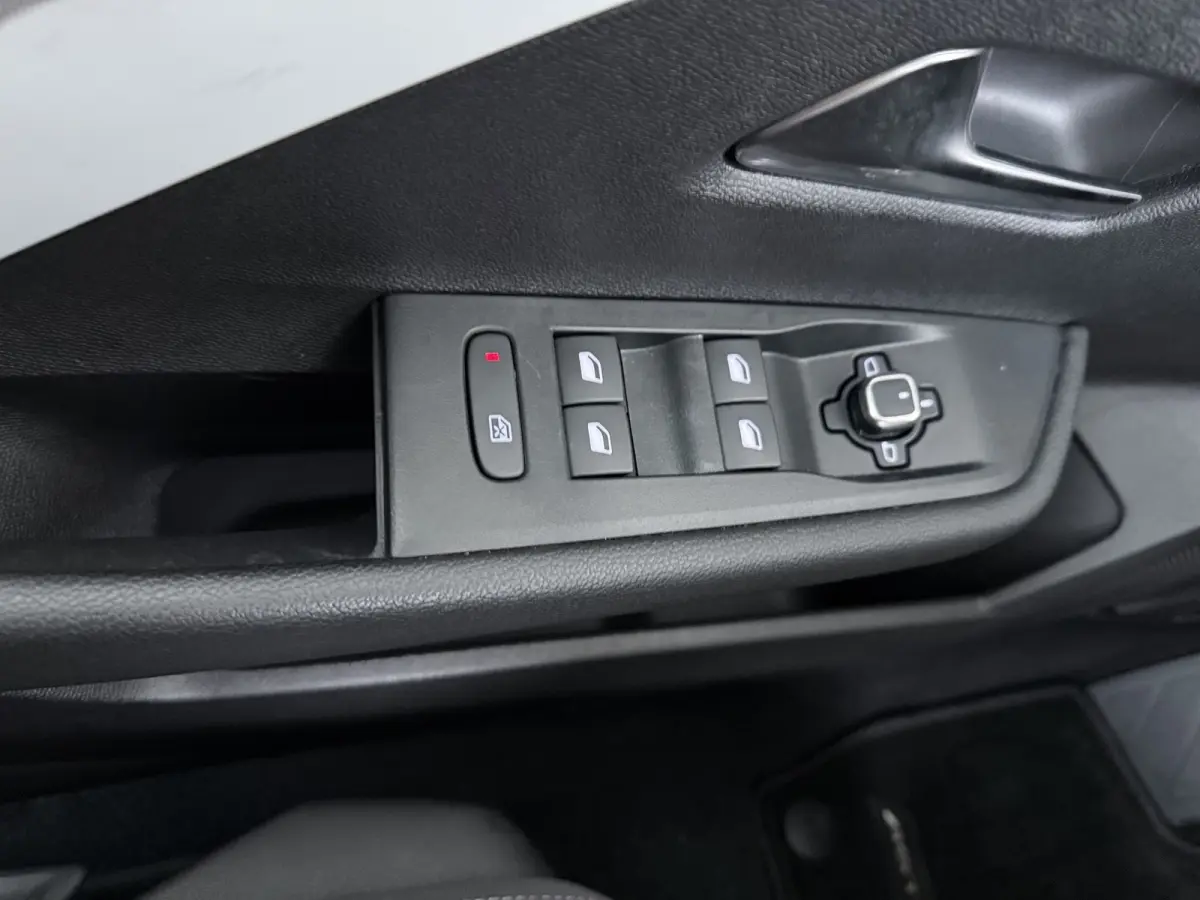 54 kWh Edition | Airco (automatisch) | Apple Carplay/Android Auto|telefoonintegratie premium | Keyless start