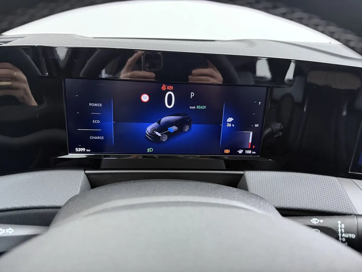 54 kWh Edition | Airco (automatisch) | Apple Carplay/Android Auto|telefoonintegratie premium | Keyless start