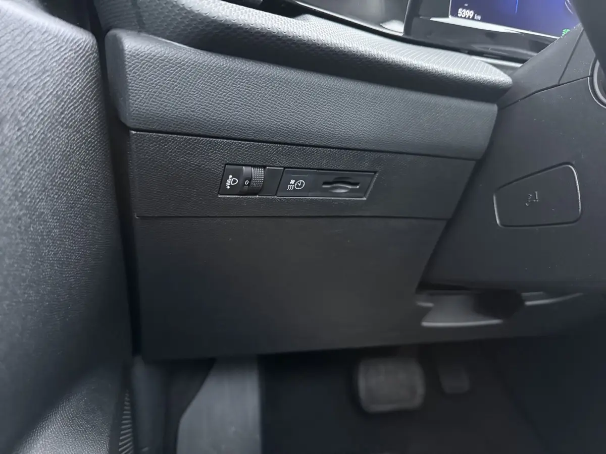 54 kWh Edition | Airco (automatisch) | Apple Carplay/Android Auto|telefoonintegratie premium | Keyless start