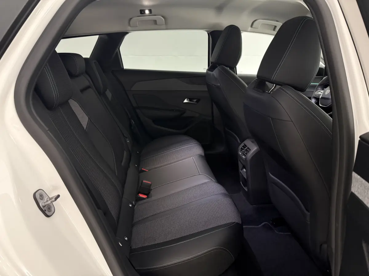 1.2 PureTech Allure Pack Business | Camera | Virtual | Carplay | Sfeer | LED | Keyless | Parkeersens.