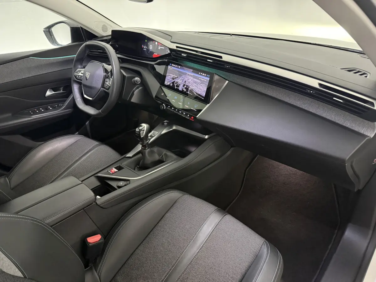 1.2 PureTech Allure Pack Business | Camera | Virtual | Carplay | Sfeer | LED | Keyless | Parkeersens.