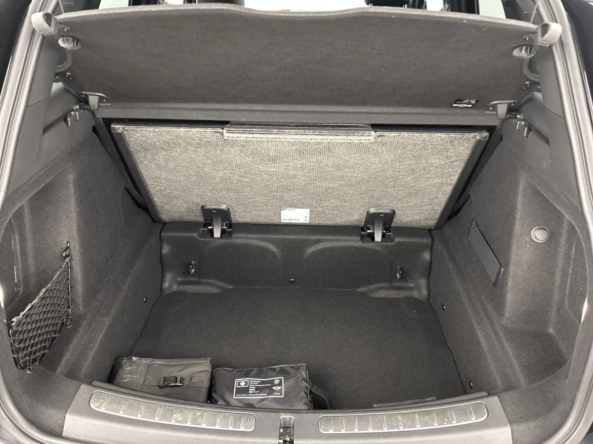 1.5 136 PK Aut. Cooper Business Edition. Sportstoelen/Camera