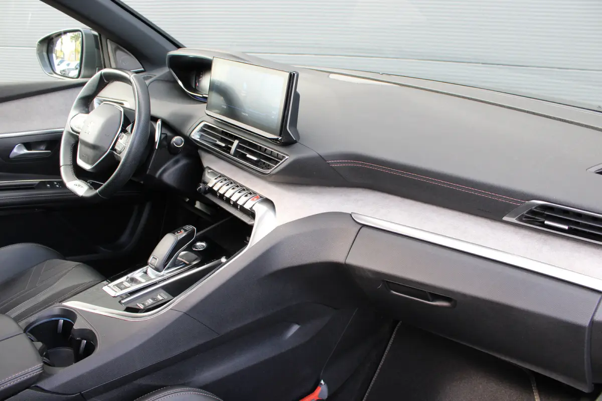 1.2 PureTech EAT8 GT | Automaat | Navigatie | Camera | Panorama/schuifdak | Focal | Elektrische achterklep |