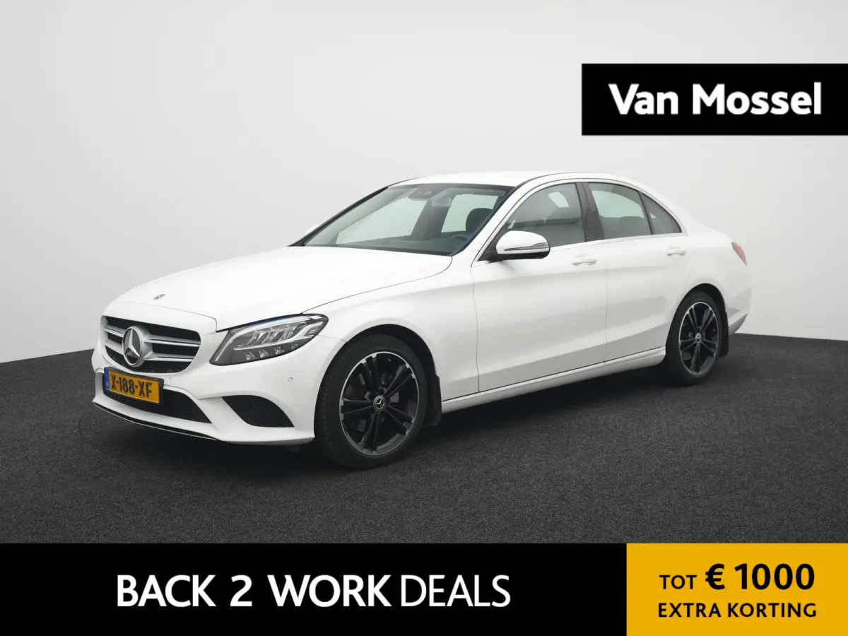 180 Premium Plus Pack AUTOMAAT | HALF-LEDER | NAVIGATIE | CAMERA | LMV | STOELVERWARMING | ELEKTRISCHE KOFFERKLEP | CRUISE | CLIMA | 12 MAANDEN BOVAG GARANTIE |