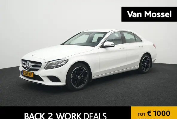 180 Premium Plus Pack AUTOMAAT | HALF-LEDER | NAVIGATIE | CAMERA | LMV | STOELVERWARMING | ELEKTRISCHE KOFFERKLEP | CRUISE | CLIMA | 12 MAANDEN BOVAG GARANTIE |