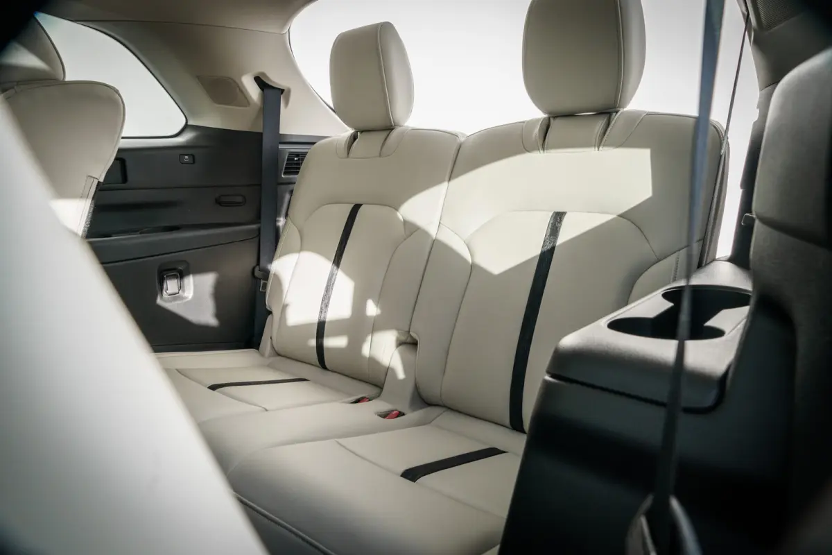 2.5 e-SkyActiv PHEV 7 Persoons Takumi Plus I Panoramadak I Widescreen Navi I Lederen Stoelen I NL Auto I Nw Prijs 73.800,-