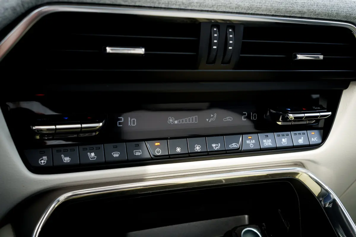 2.5 e-SkyActiv PHEV 7 Persoons Takumi Plus I Panoramadak I Widescreen Navi I Lederen Stoelen I NL Auto I Nw Prijs 73.800,-