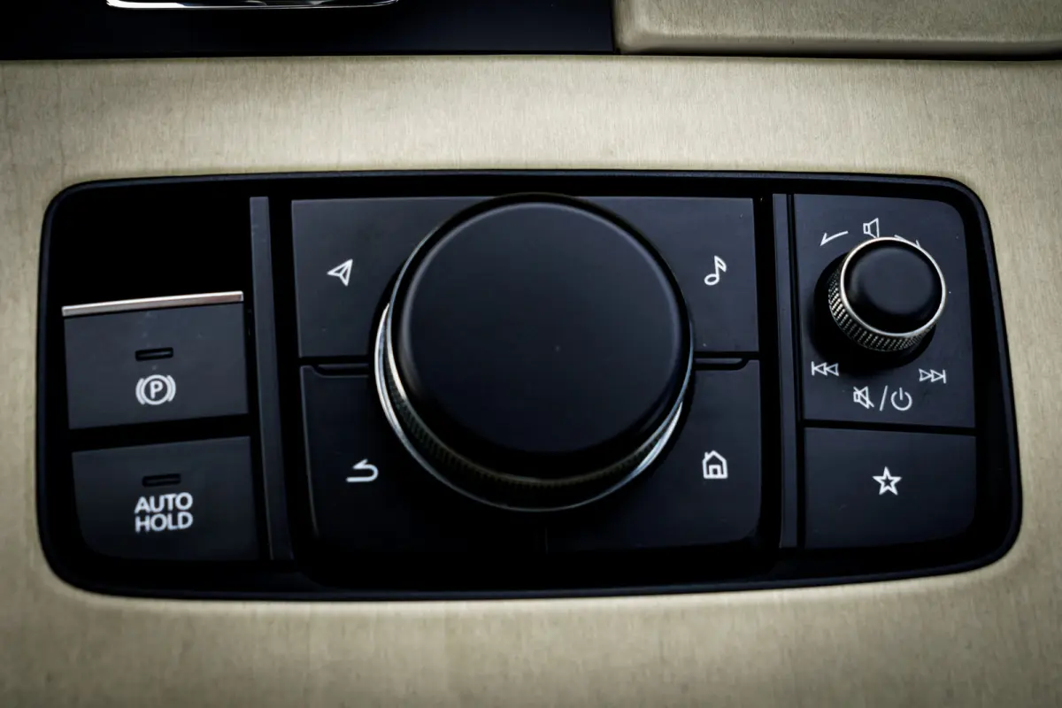 2.5 e-SkyActiv PHEV 7 Persoons Takumi Plus I Panoramadak I Widescreen Navi I Lederen Stoelen I NL Auto I Nw Prijs 73.800,-