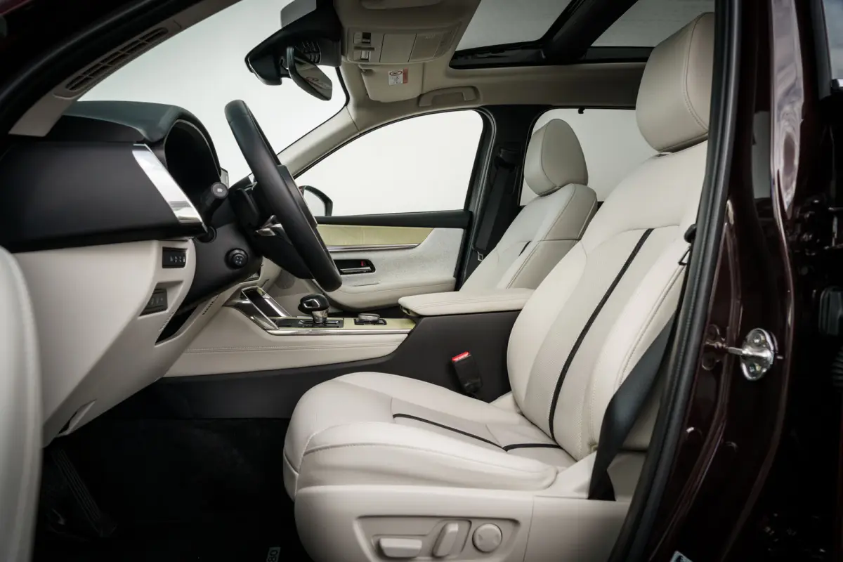 2.5 e-SkyActiv PHEV 7 Persoons Takumi Plus I Panoramadak I Widescreen Navi I Lederen Stoelen I NL Auto I Nw Prijs 73.800,-