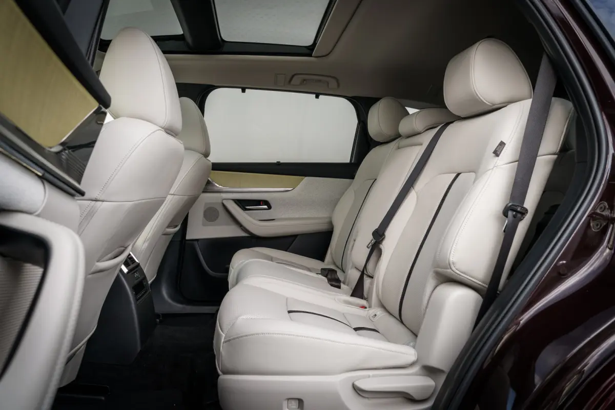 2.5 e-SkyActiv PHEV 7 Persoons Takumi Plus I Panoramadak I Widescreen Navi I Lederen Stoelen I NL Auto I Nw Prijs 73.800,-