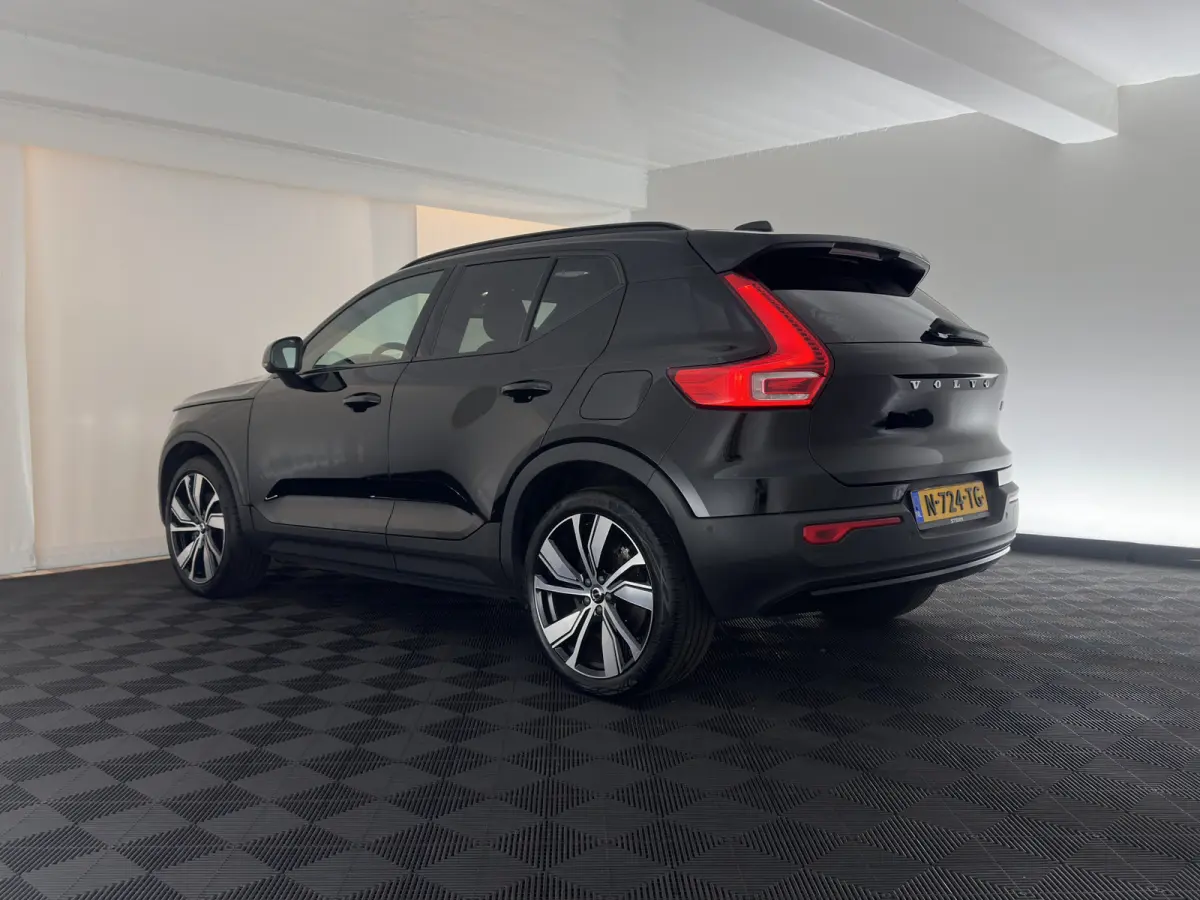 Pure Black Edition [3-Fase-11kW] {SoH-94%} (INCL-BTW) Aut. *HEATPUMP | PANO | MEMORY-PACK | HARMAN/KARDON | ADAPTIVE-CRUISE | DIGI-COCKPIT | BLIND-SPOT | NAVI-FULLMAP | TOPVIEW | ECC | PDC |