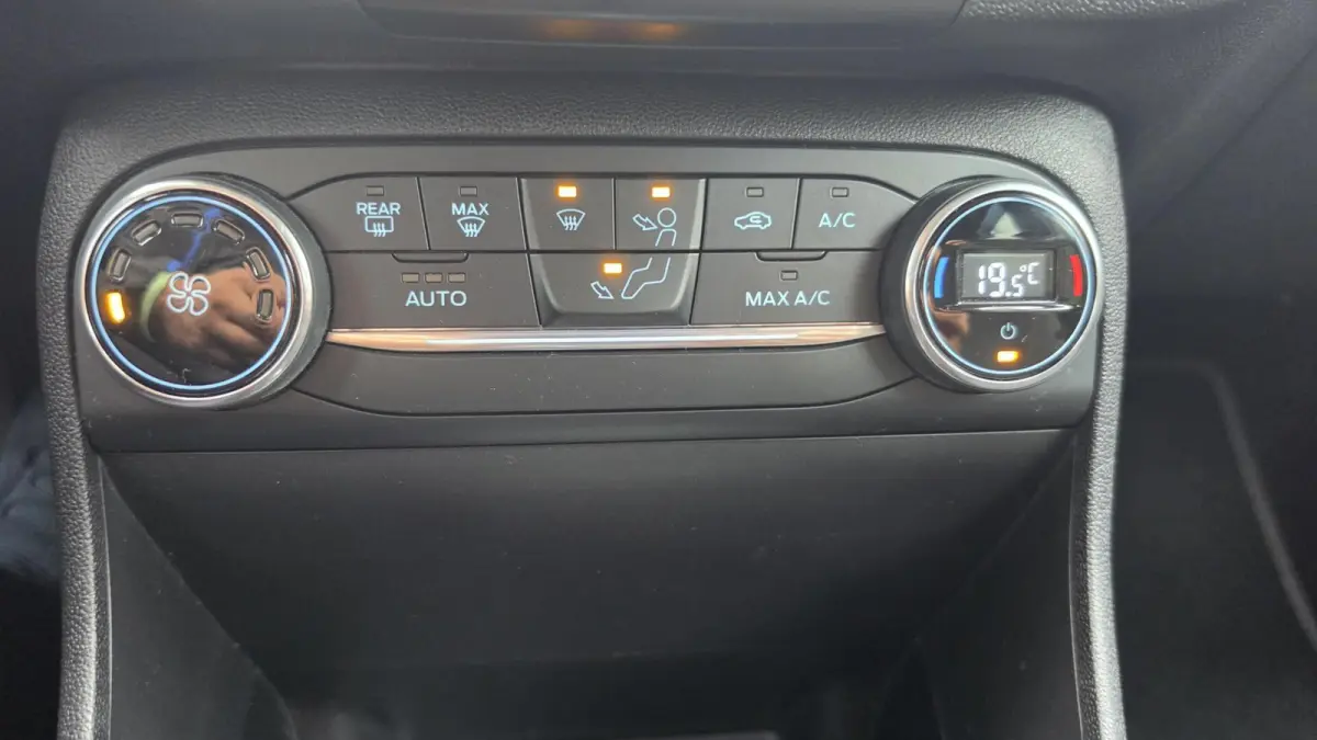 1.0 EcoBoost Titanium – Bomvol opties – NL auto