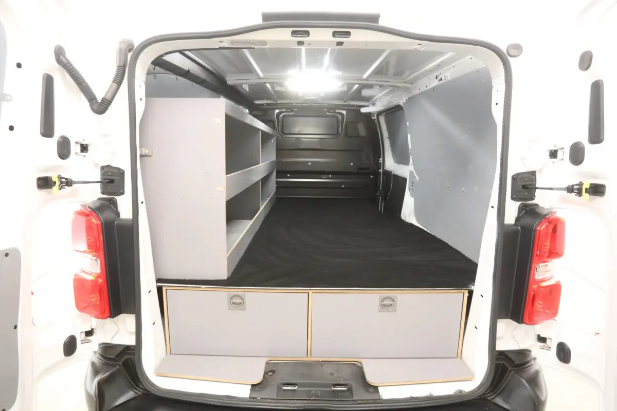 CDTI L3H1 | Airco | Cruise | 3 Zits | Parkeersensoren | Kasten