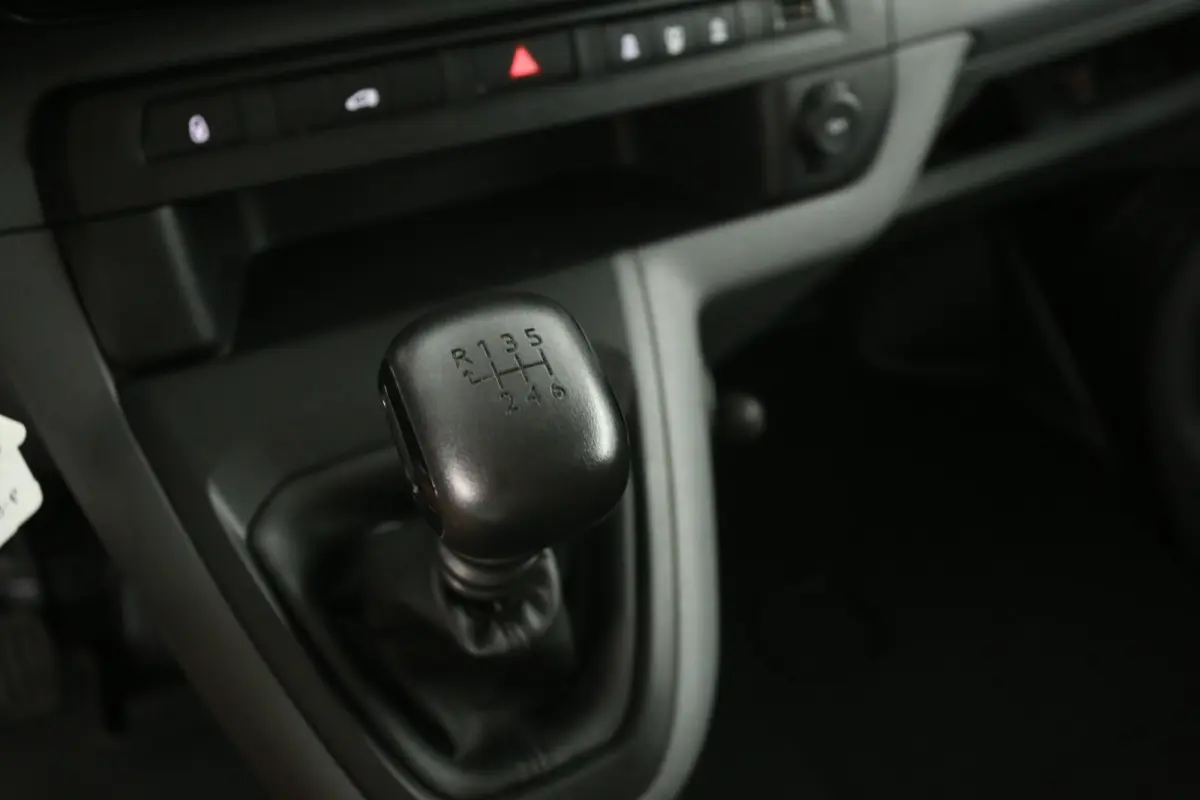 CDTI L3H1 | Airco | Cruise | 3 Zits | Parkeersensoren | Kasten