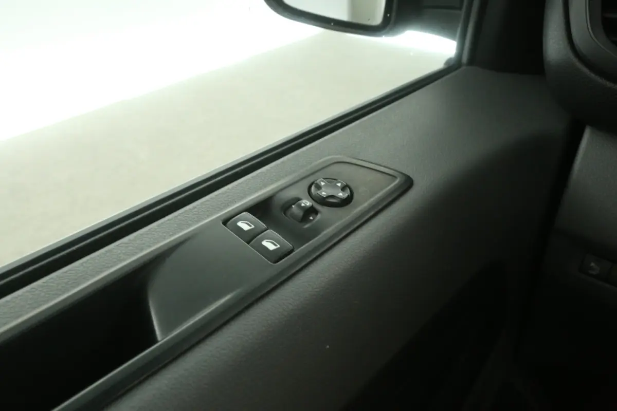 CDTI L3H1 | Airco | Cruise | 3 Zits | Parkeersensoren | Kasten