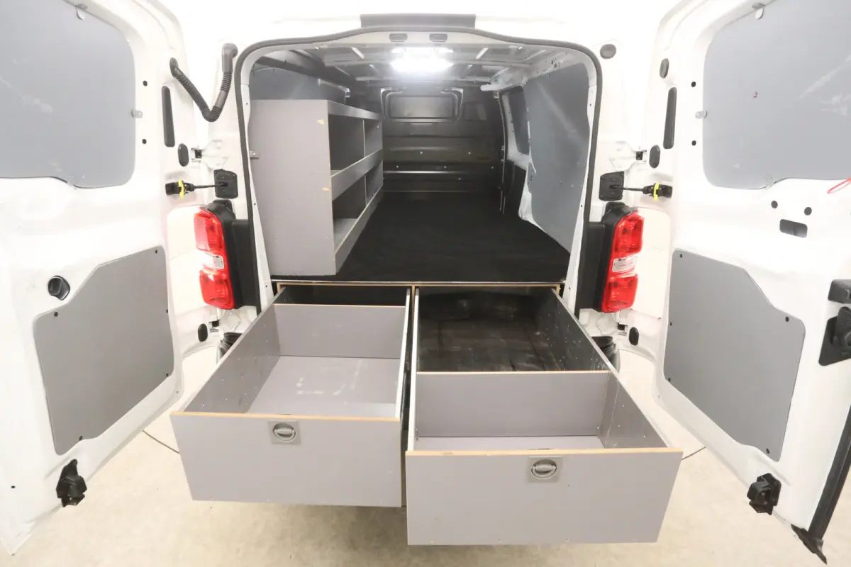 CDTI L3H1 | Airco | Cruise | 3 Zits | Parkeersensoren | Kasten