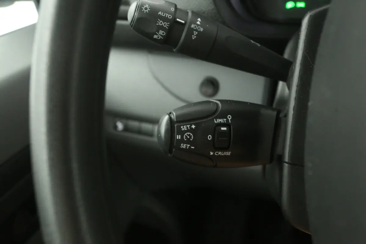 CDTI L3H1 | Airco | Cruise | 3 Zits | Parkeersensoren | Kasten