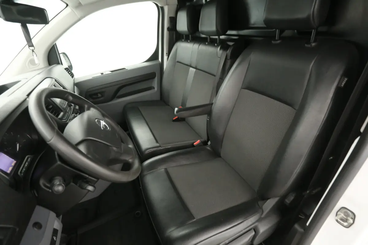 CDTI L3H1 | Airco | Cruise | 3 Zits | Parkeersensoren | Kasten