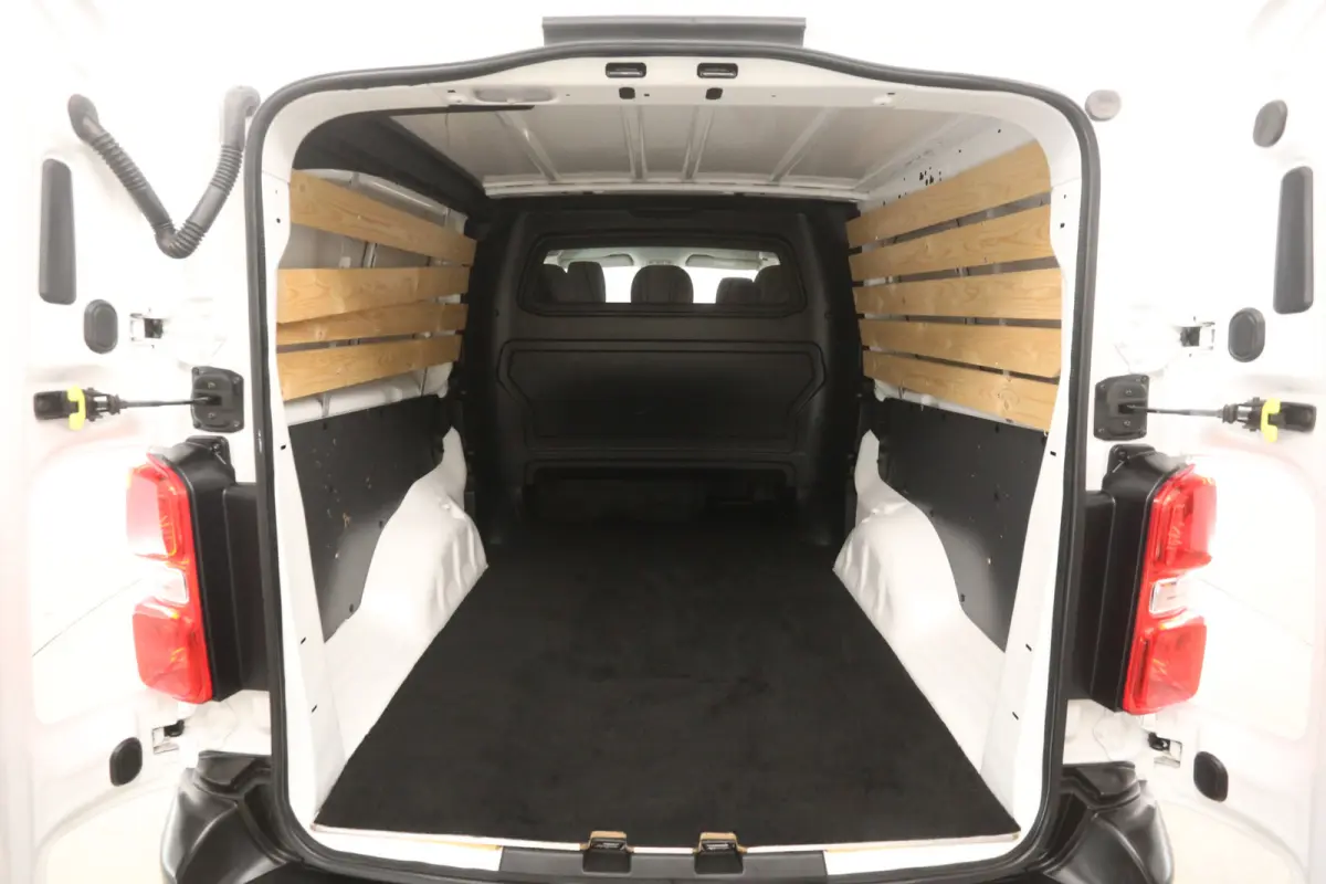 2.0 BlueHDI Long Premium L3H1 | Dubbele Cabine | Airco | Cruise | Camera | Trekhaak | Carplay | Parkeersens.
