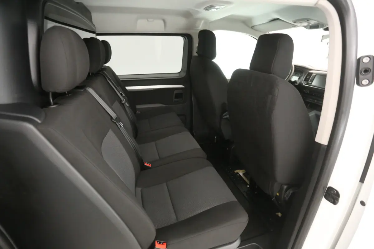 2.0 BlueHDI Long Premium L3H1 | Dubbele Cabine | Airco | Cruise | Camera | Trekhaak | Carplay | Parkeersens.