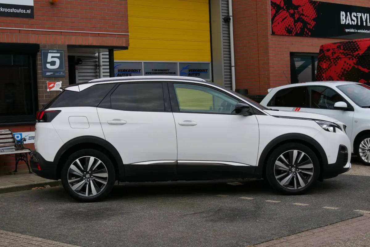 1.2 PureTech Blue Lease Premium nieuwe distri. 360cam. navi.