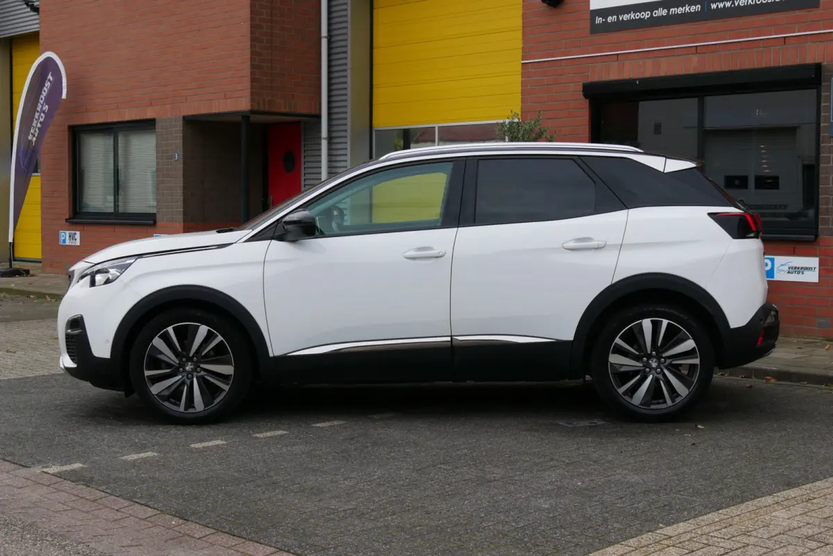 1.2 PureTech Blue Lease Premium nieuwe distri. 360cam. navi.
