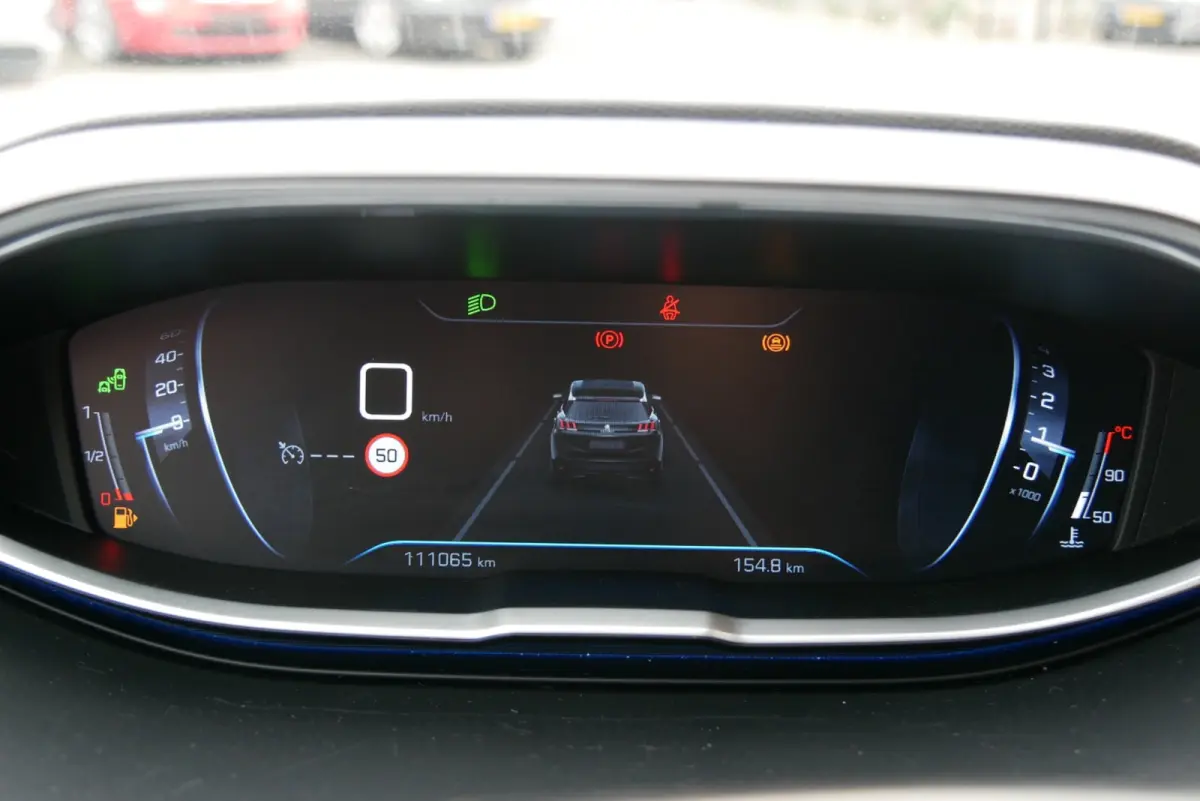 1.2 PureTech Blue Lease Premium nieuwe distri. 360cam. navi.