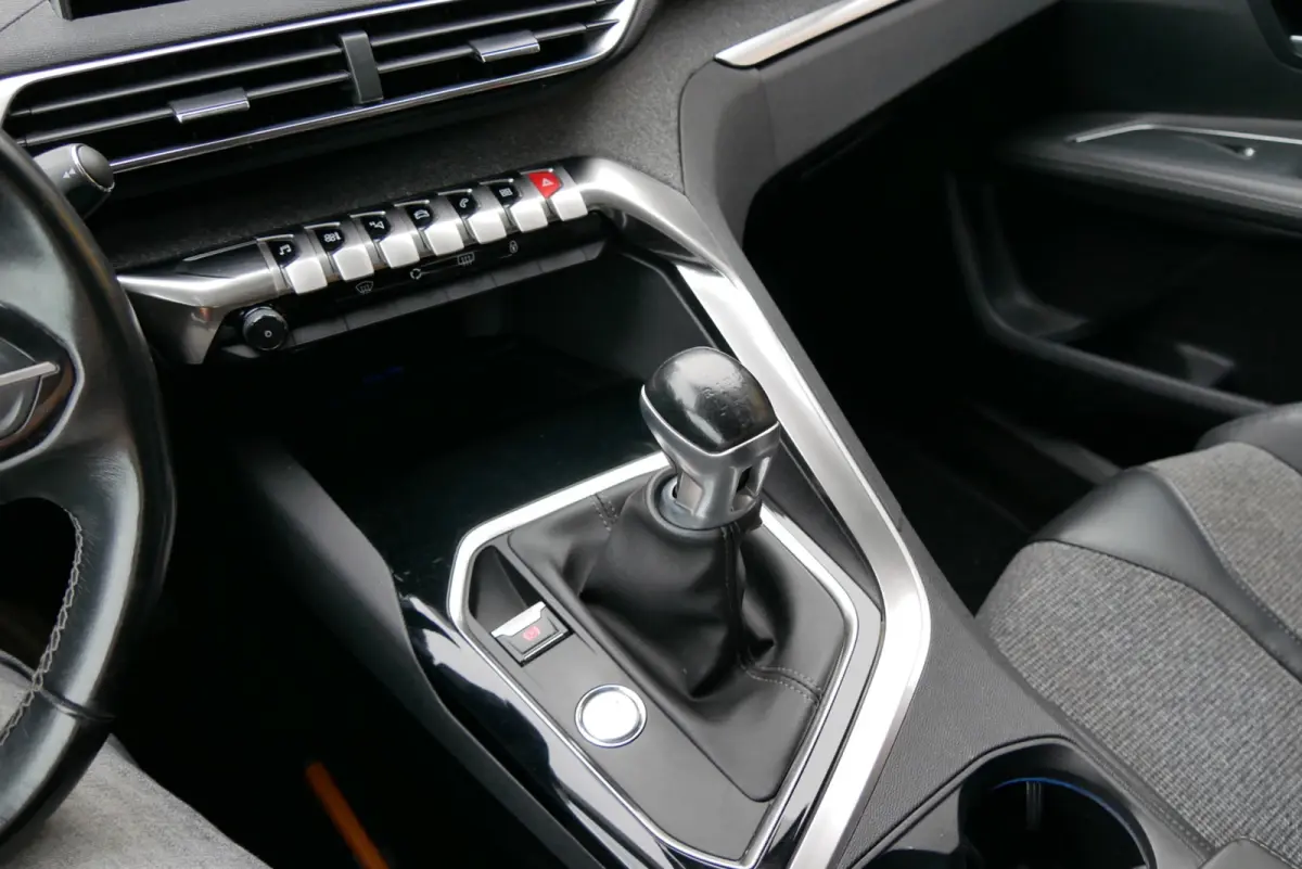 1.2 PureTech Blue Lease Premium nieuwe distri. 360cam. navi.