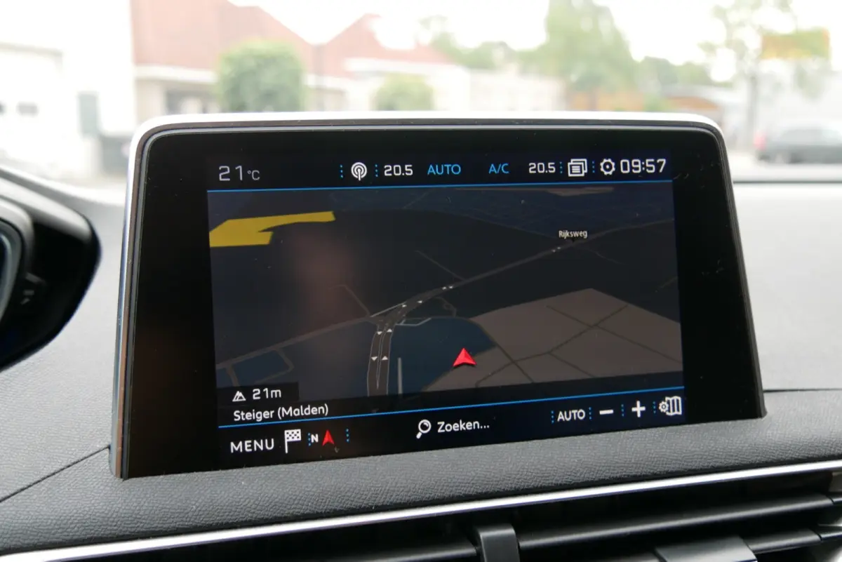 1.2 PureTech Blue Lease Premium nieuwe distri. 360cam. navi.