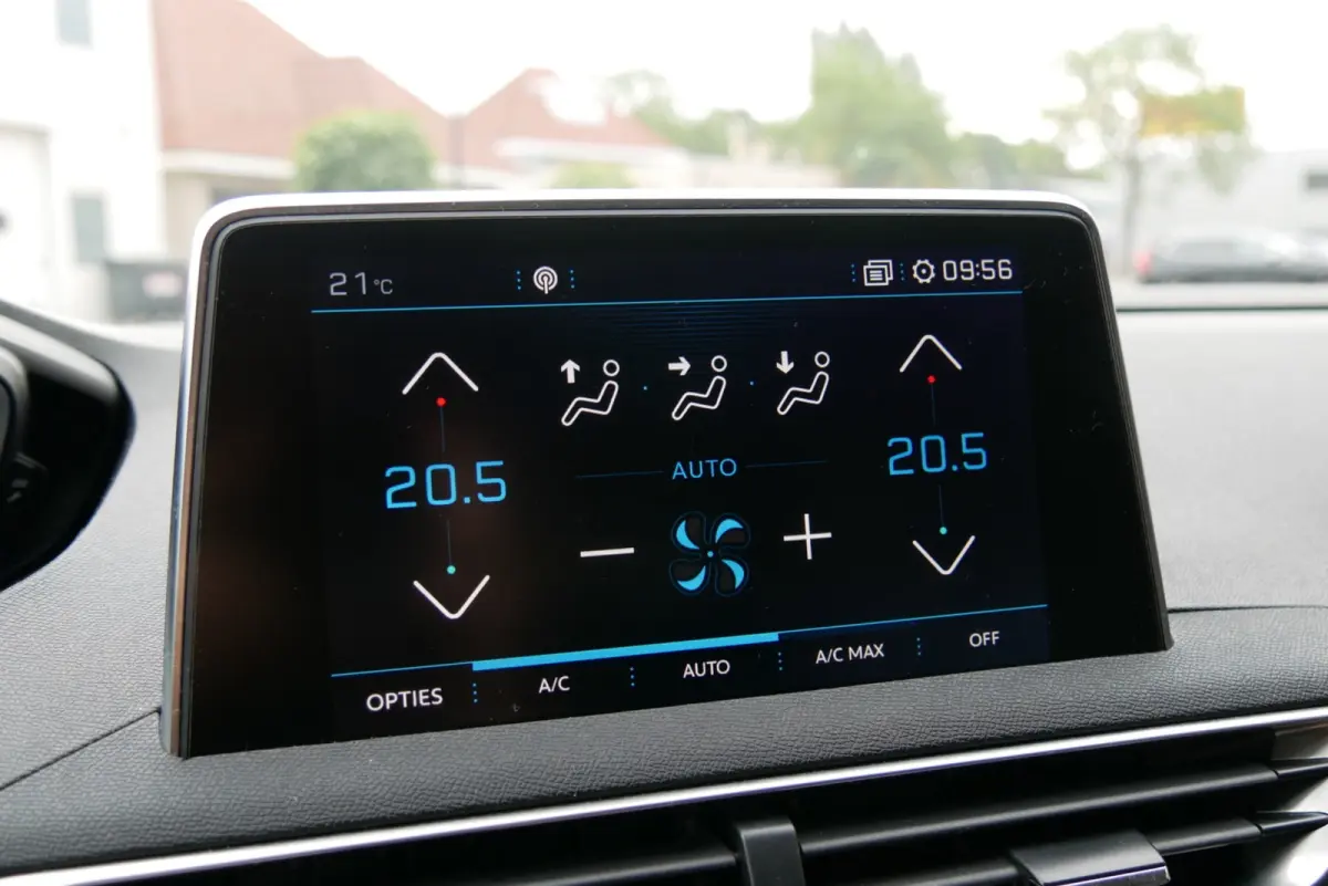 1.2 PureTech Blue Lease Premium nieuwe distri. 360cam. navi.