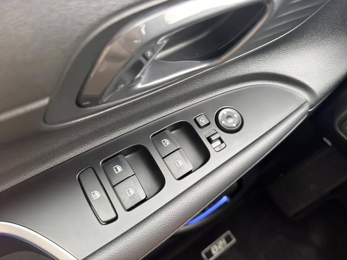 1.0 T-GDI 100pk Premium | Carplay | Climate control | Cruise control | Stoel/stuurverwarming | Camera | Parkeersensoren | DAB | Premium Audio | Lichtmetalen velgen | Navigatie