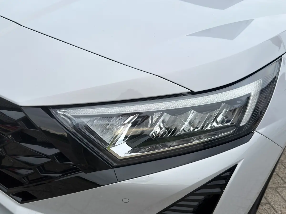 1.0 T-GDI 100pk Premium | Carplay | Climate control | Cruise control | Stoel/stuurverwarming | Camera | Parkeersensoren | DAB | Premium Audio | Lichtmetalen velgen | Navigatie