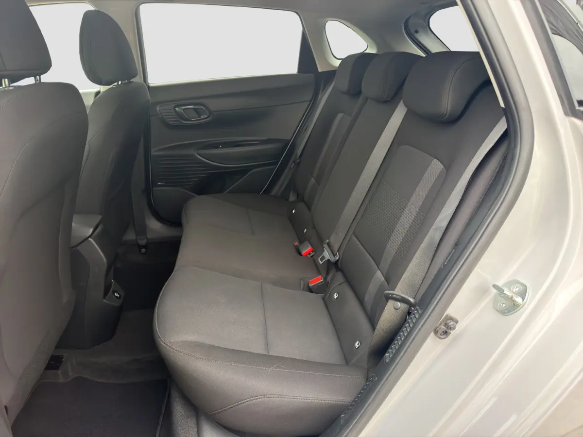 1.0 T-GDI 100pk Premium | Carplay | Climate control | Cruise control | Stoel/stuurverwarming | Camera | Parkeersensoren | DAB | Premium Audio | Lichtmetalen velgen | Navigatie