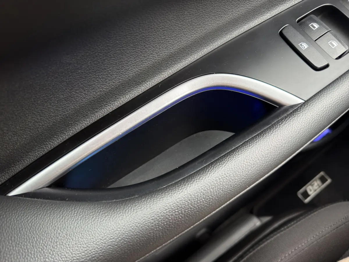 1.0 T-GDI 100pk Premium | Carplay | Climate control | Cruise control | Stoel/stuurverwarming | Camera | Parkeersensoren | DAB | Premium Audio | Lichtmetalen velgen | Navigatie