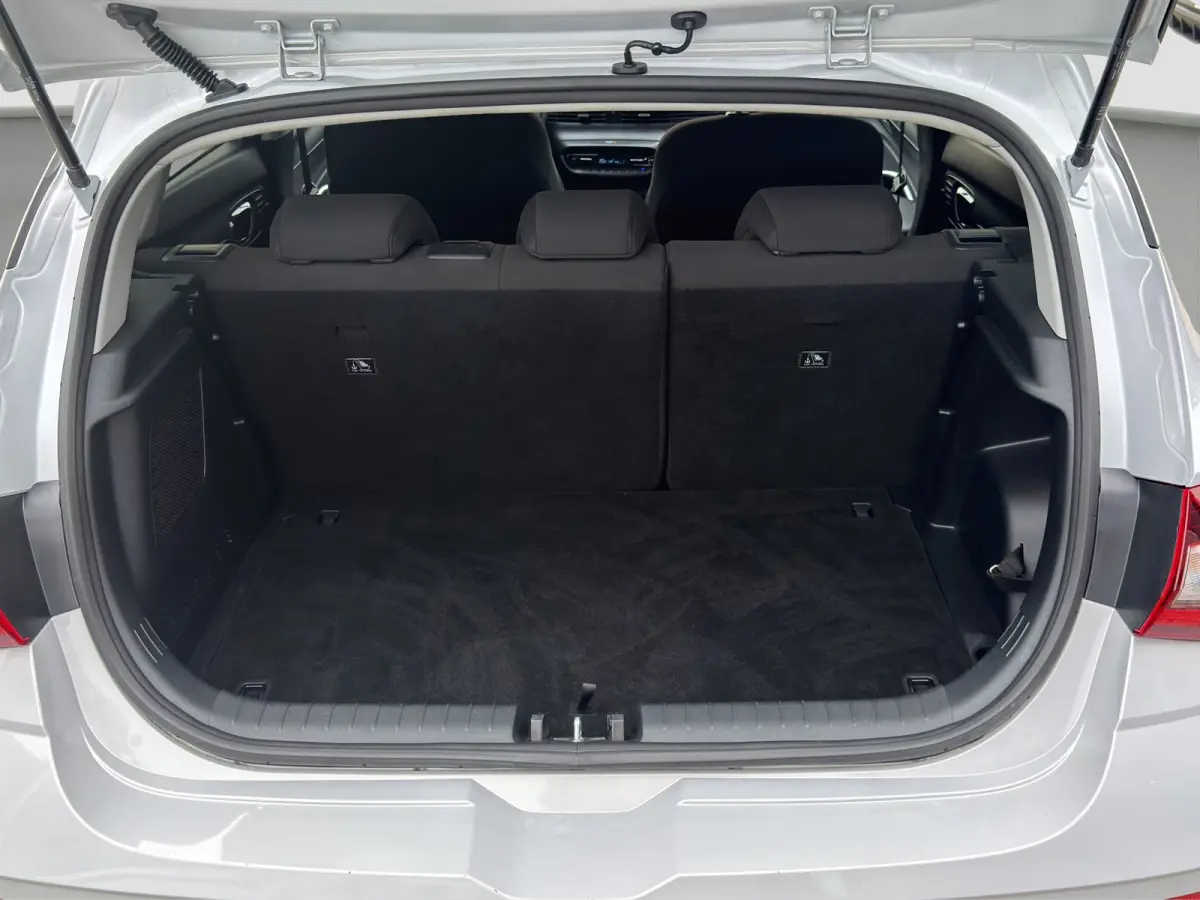 1.0 T-GDI 100pk Premium | Carplay | Climate control | Cruise control | Stoel/stuurverwarming | Camera | Parkeersensoren | DAB | Premium Audio | Lichtmetalen velgen | Navigatie