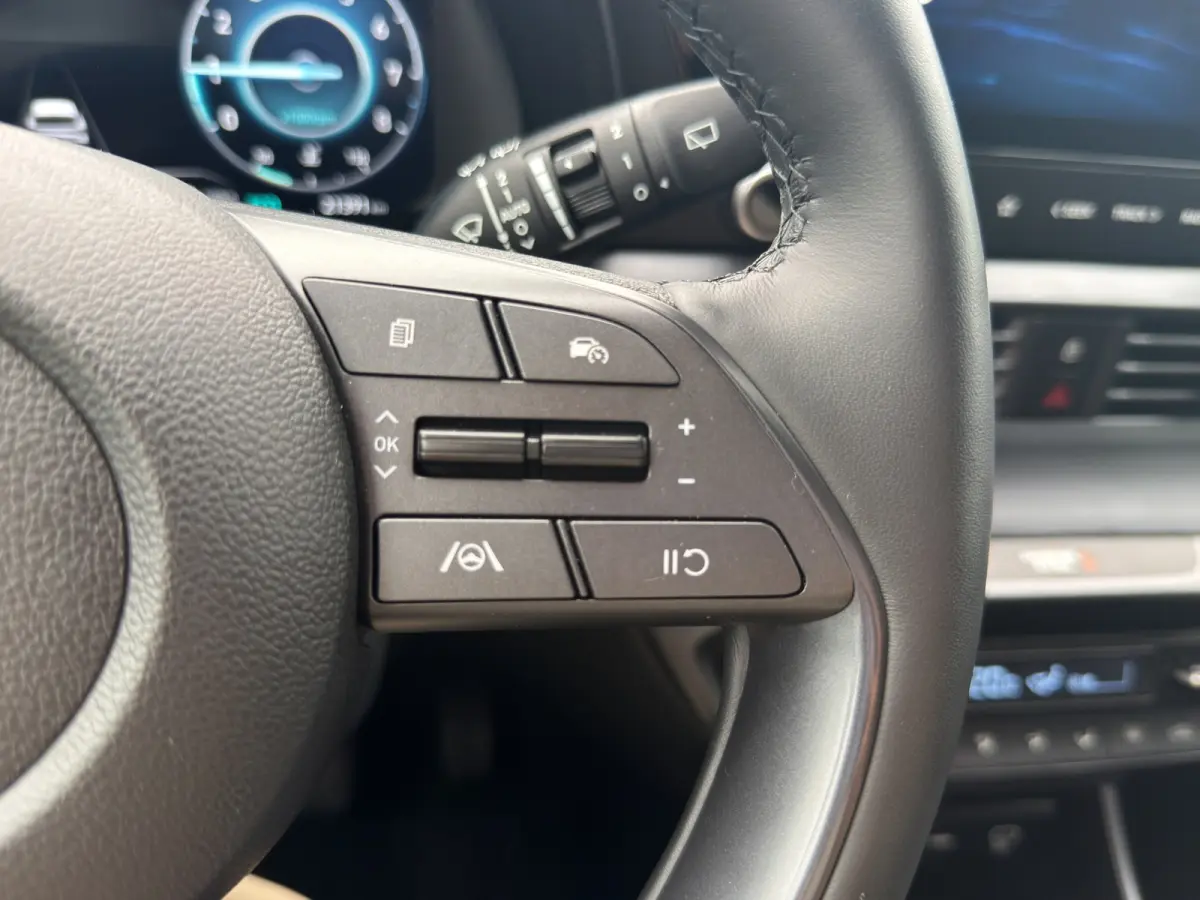 1.0 T-GDI 100pk Premium | Carplay | Climate control | Cruise control | Stoel/stuurverwarming | Camera | Parkeersensoren | DAB | Premium Audio | Lichtmetalen velgen | Navigatie