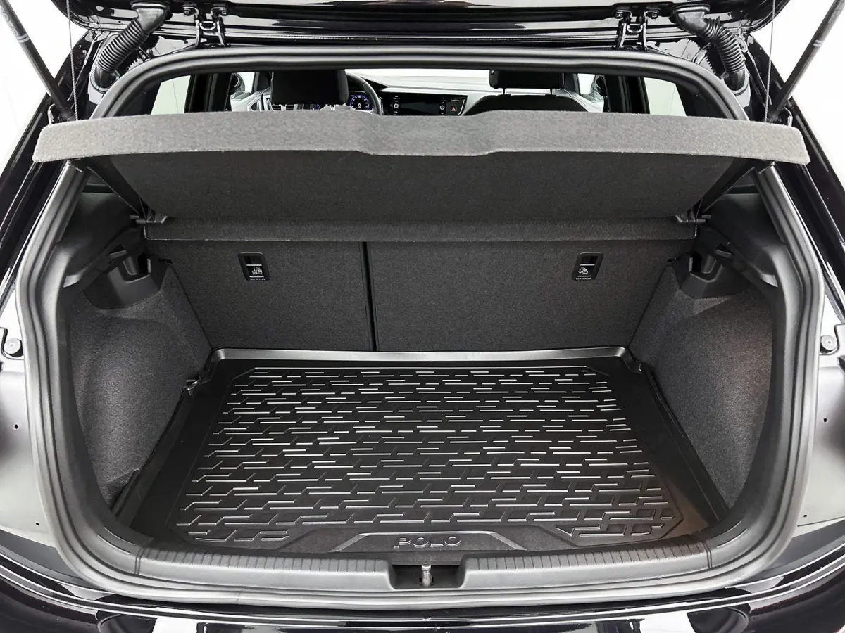 1.0 TSI R-Line Edition 95 PK Automaat | Panoramadak | Volkswagen Soundsystem | Climate control | Apple Carplay draadloos | IQ Ligths | Camera | 17" Lichtmetalen velgen | Android Auto draadlo