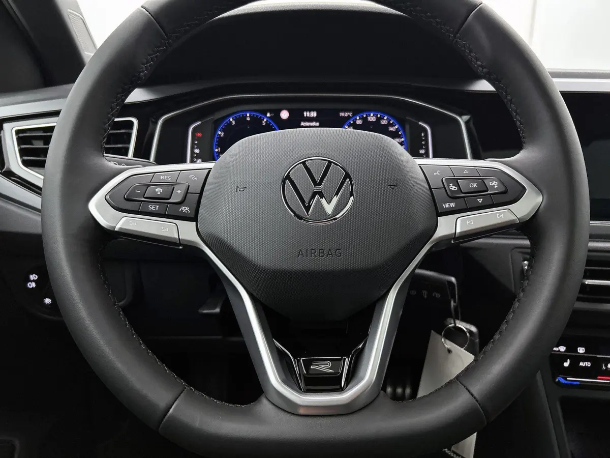 1.0 TSI R-Line Edition 95 PK Automaat | Panoramadak | Volkswagen Soundsystem | Climate control | Apple Carplay draadloos | IQ Ligths | Camera | 17" Lichtmetalen velgen | Android Auto draadlo