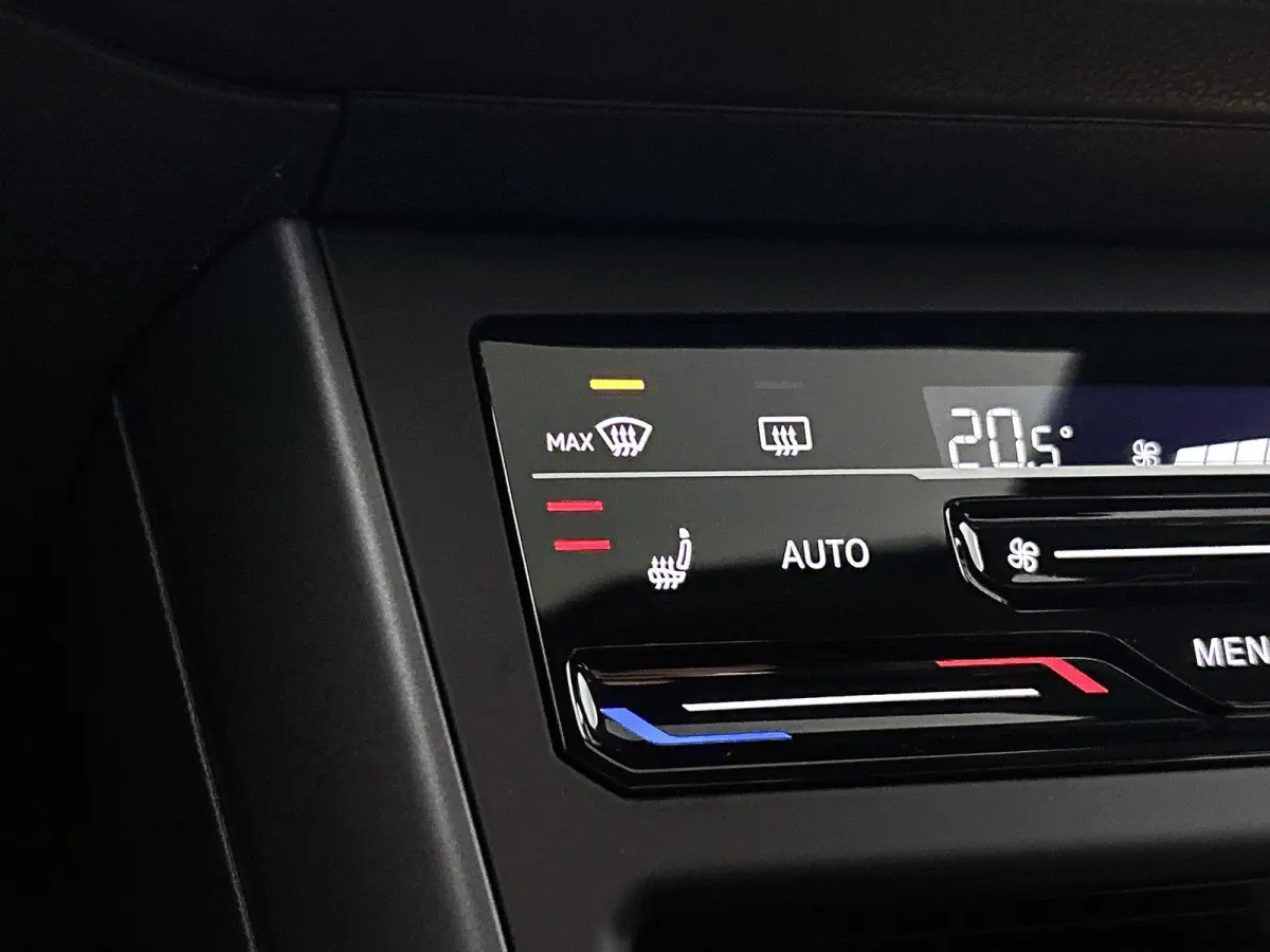 1.0 TSI R-Line Edition 95 PK Automaat | Panoramadak | Volkswagen Soundsystem | Climate control | Apple Carplay draadloos | IQ Ligths | Camera | 17" Lichtmetalen velgen | Android Auto draadlo