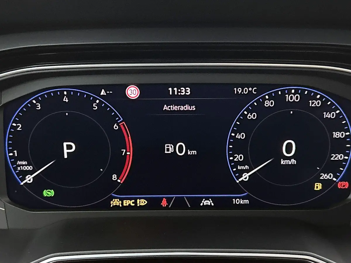 1.0 TSI R-Line Edition 95 PK Automaat | Panoramadak | Volkswagen Soundsystem | Climate control | Apple Carplay draadloos | IQ Ligths | Camera | 17" Lichtmetalen velgen | Android Auto draadlo