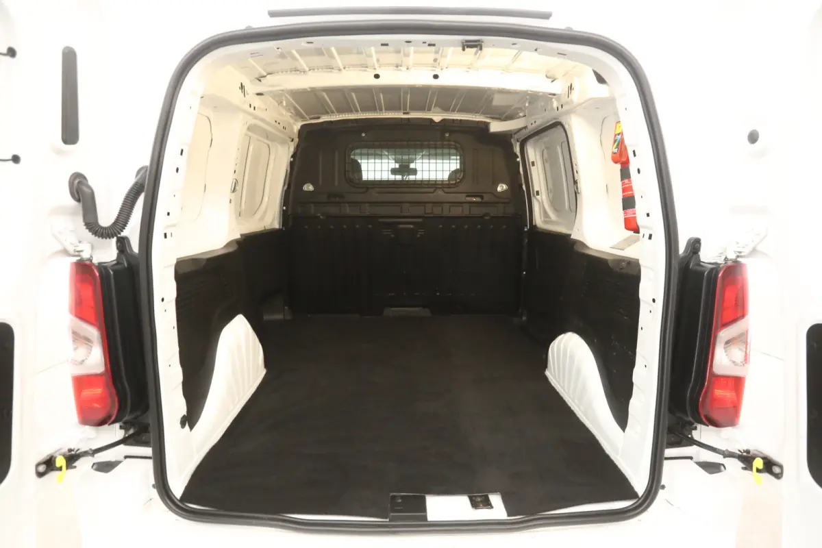 1.5D Innovation 130PK | Automaat | Clima | Cruise | Carplay | Navi | Parkeersens.
