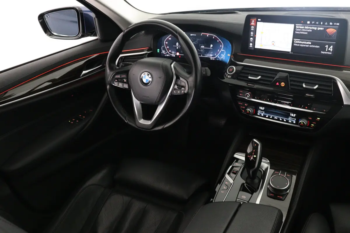 530e xDrive High Executive | Dealer Onderhouden | Elektr Stoel + Mem | Stoelventilatie | Trekhaak Elektrisch | Lederen bekleding | Comfort Stoelen | 360 Camera