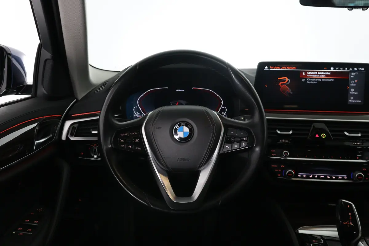 530e xDrive High Executive | Dealer Onderhouden | Elektr Stoel + Mem | Stoelventilatie | Trekhaak Elektrisch | Lederen bekleding | Comfort Stoelen | 360 Camera
