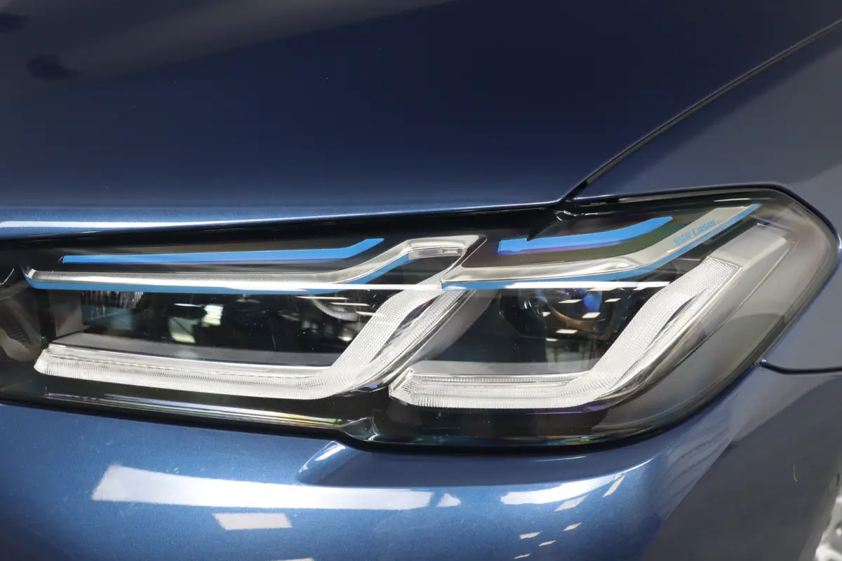530e xDrive High Executive | Dealer Onderhouden | Elektr Stoel + Mem | Stoelventilatie | Trekhaak Elektrisch | Lederen bekleding | Comfort Stoelen | 360 Camera