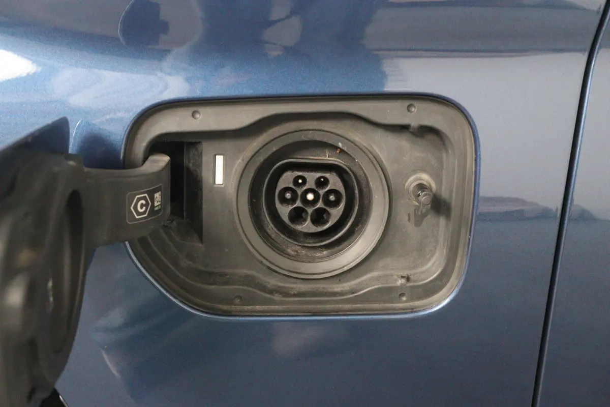 530e xDrive High Executive | Dealer Onderhouden | Elektr Stoel + Mem | Stoelventilatie | Trekhaak Elektrisch | Lederen bekleding | Comfort Stoelen | 360 Camera