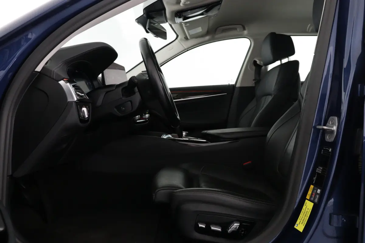 530e xDrive High Executive | Dealer Onderhouden | Elektr Stoel + Mem | Stoelventilatie | Trekhaak Elektrisch | Lederen bekleding | Comfort Stoelen | 360 Camera