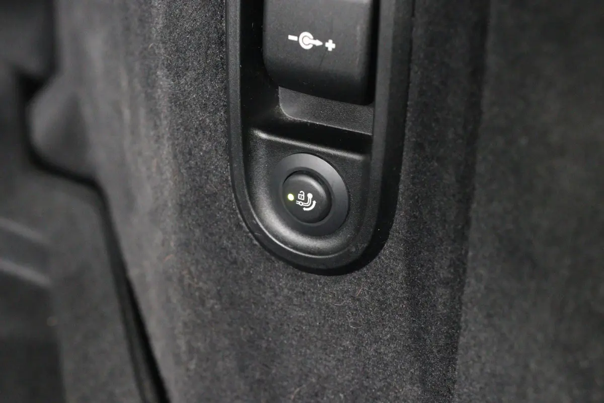 530e xDrive High Executive | Dealer Onderhouden | Elektr Stoel + Mem | Stoelventilatie | Trekhaak Elektrisch | Lederen bekleding | Comfort Stoelen | 360 Camera