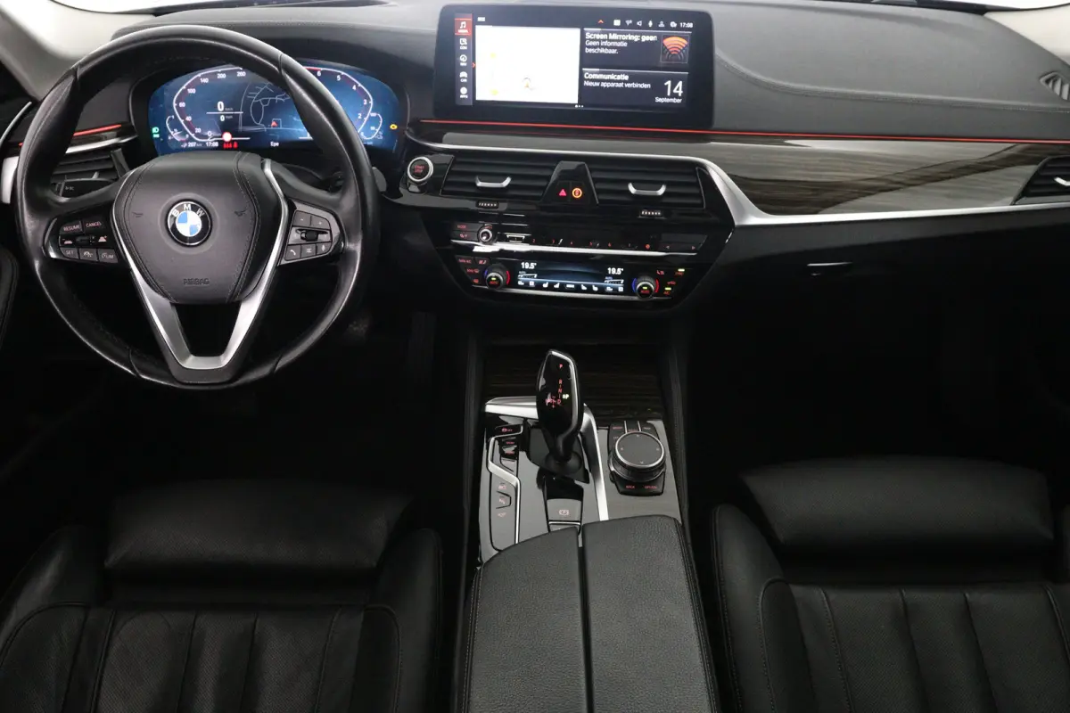 530e xDrive High Executive | Dealer Onderhouden | Elektr Stoel + Mem | Stoelventilatie | Trekhaak Elektrisch | Lederen bekleding | Comfort Stoelen | 360 Camera