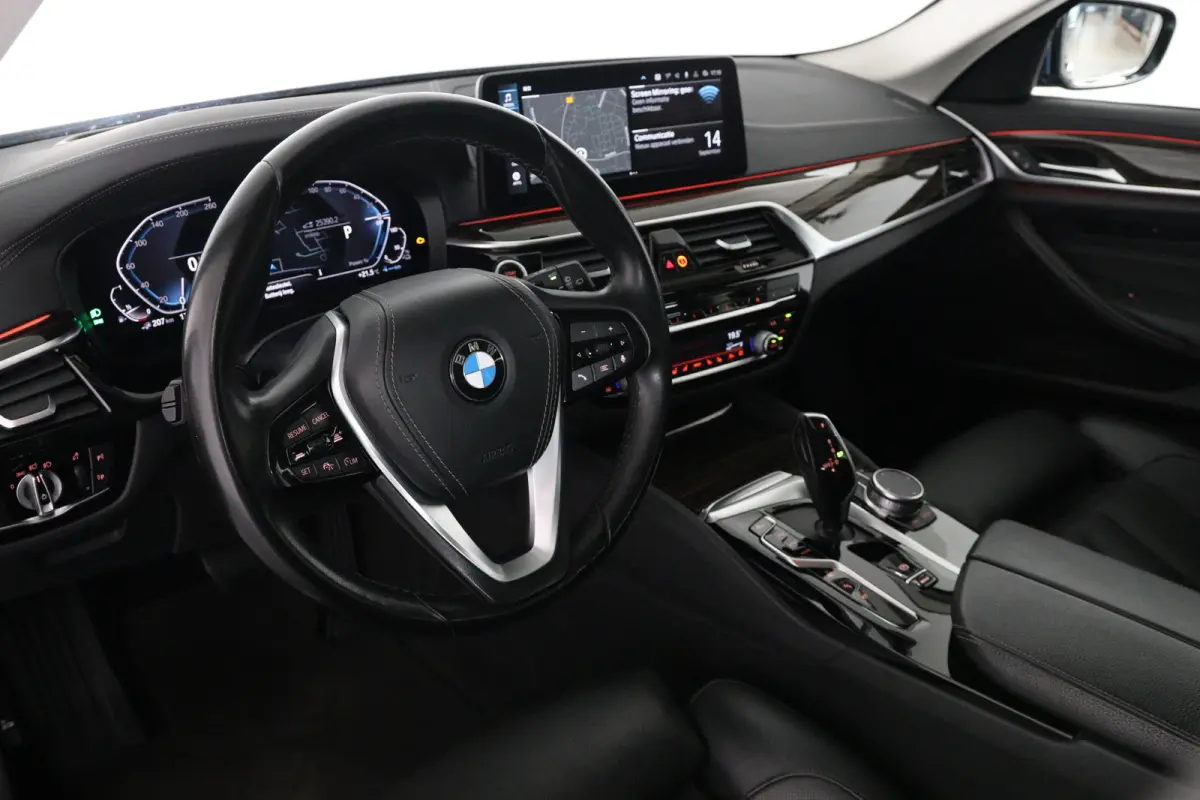 530e xDrive High Executive | Dealer Onderhouden | Elektr Stoel + Mem | Stoelventilatie | Trekhaak Elektrisch | Lederen bekleding | Comfort Stoelen | 360 Camera