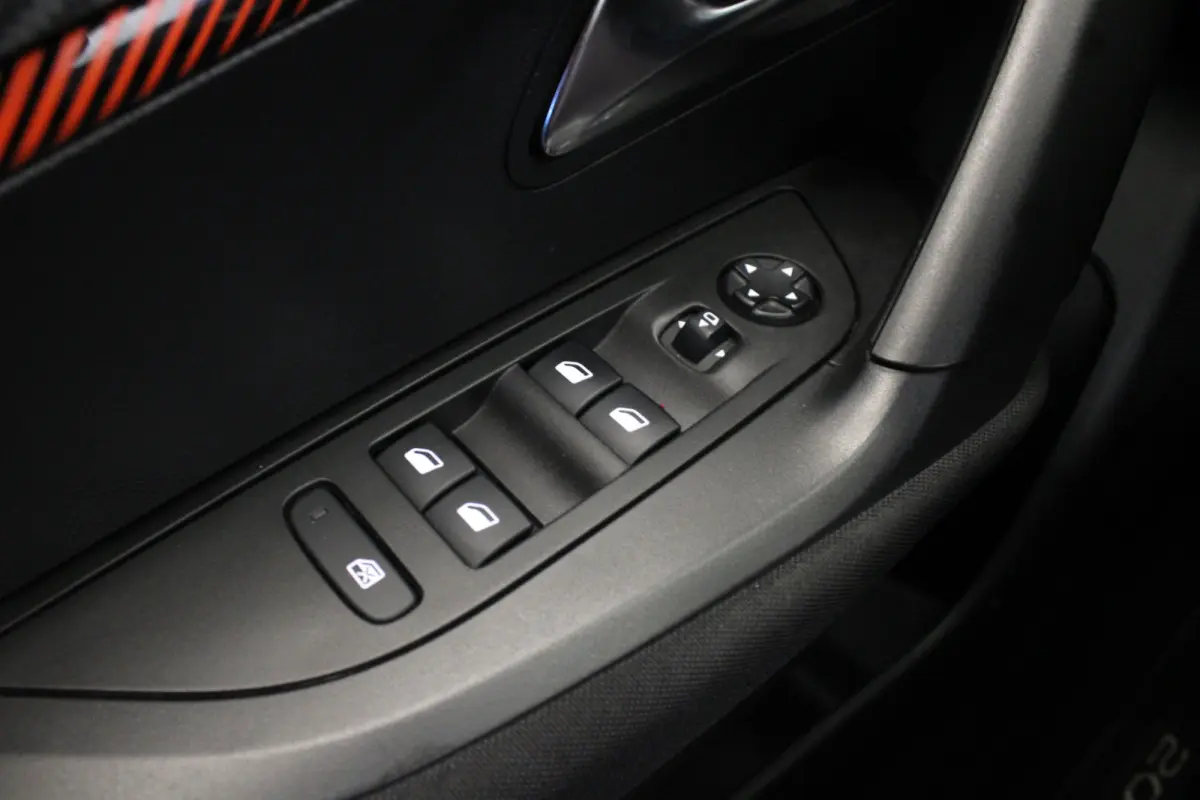 1.2 PureTech Active Pack |Navi|Carplay|